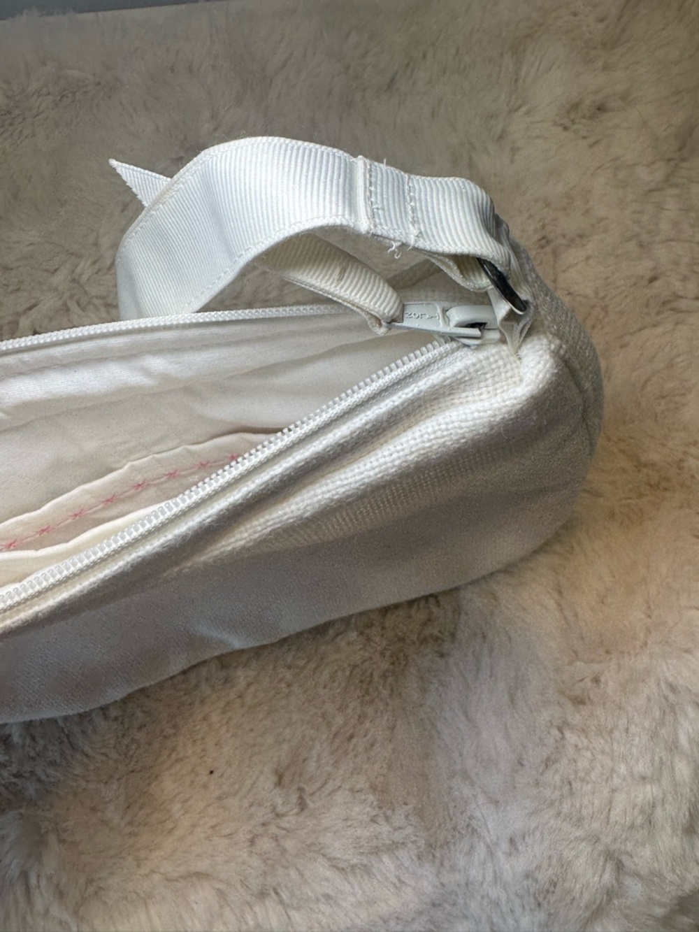 Vintage handmade Y2K White Crossbody Bag with Pink Rose Embroidery cottage core - Picture 6 of 7